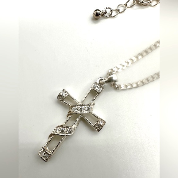 Vintage Silver Cross Pendant Necklace - Picture 3 of 10